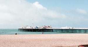 Südküste von England in Brighton entlang des Piers
