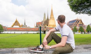 Fabian vor den Königspalast / Grand Palace in Bangkok