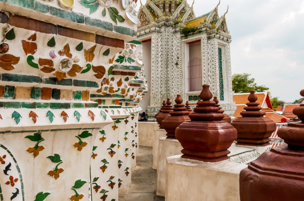 Bangkok Sehenswürdigkeiten Wat Arun Tempel Mosaik