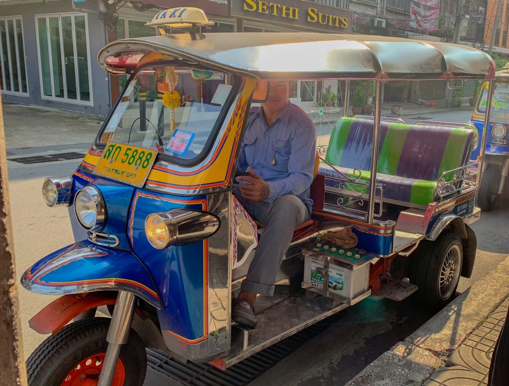 Tuk Tuk fahren in Bangkok als Sehenswürdigkeit
